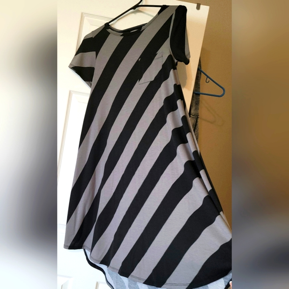 XS Lularoe Carly Dress